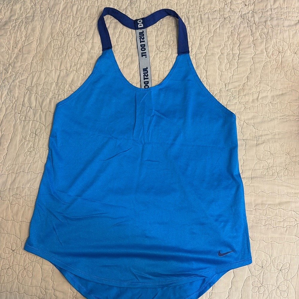 Nike NWOT szS